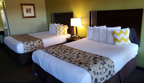 Habitación estándar, 2 camas de matrimonio, accesible para personas con discapacidad, bañera