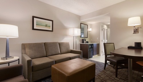 Habitación, 2 camas dobles, balcón (South Wing)