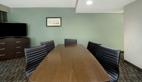 Suite, 1 cama de matrimonio grande (Atrium Building, Conference)