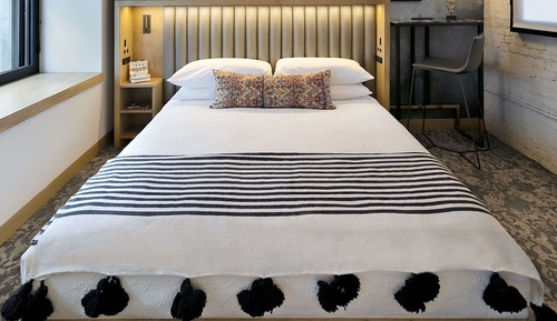 Habitación, 1 cama de matrimonio grande, vistas a la ciudad (Urban, Skyline)