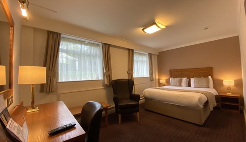 Habitación doble superior, 1 cama de matrimonio grande, vistas al jardín