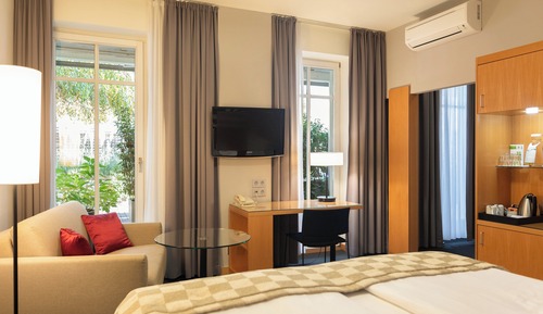 Habitación estándar, 1 cama de matrimonio grande (Garden Wing)