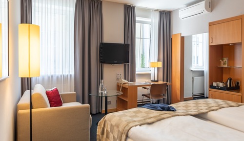 Habitación, 1 cama de matrimonio, accesible para personas con discapacidad, vistas al patio