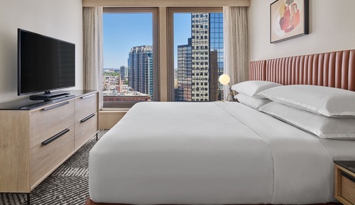 Habitación, 1 cama de matrimonio grande (Mobility/Hearing Accessible, Tub)