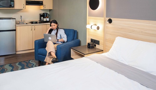Habitación, 1 cama de matrimonio con sofá cama, cocina básica