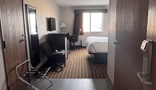 Habitación, 1 cama de matrimonio grande, no fumadores (Mobility/Tub w/Grab Bars)