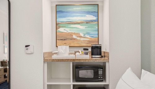 Habitación Deluxe, 2 camas de matrimonio (Mobility & Hearing, Roll-in Shower)