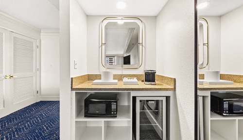 Habitación, 2 camas de matrimonio, vistas a la bahía (Mobility & Hearing, Bathtub)