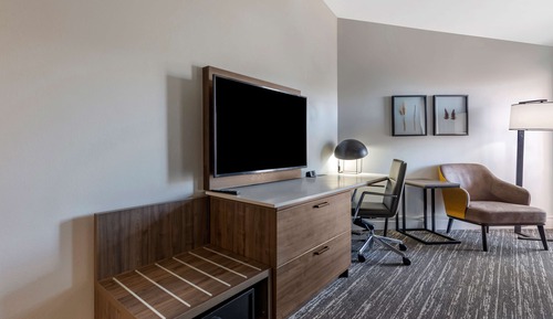 Habitación estándar, 2 camas de matrimonio, balcón, vistas a la piscina (Shower Only)