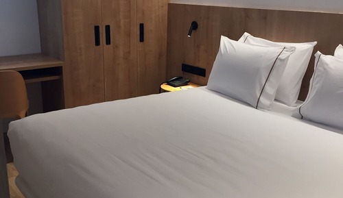 Suite junior, 1 cama de matrimonio grande con sofá cama, vistas al patio (3 Adults - 314914722)