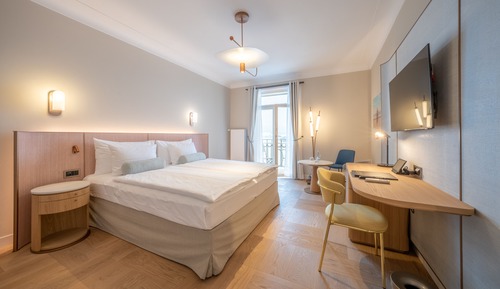 Deluxe Room Lakeside