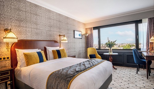 Superior Queen Room
