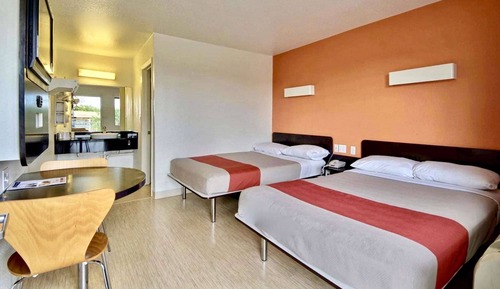 Habitación estándar, 2 camas dobles, no fumadores, frigorífico y microondas