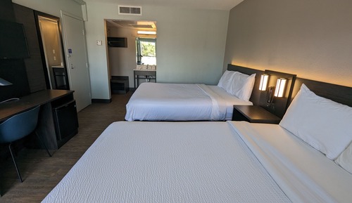 Habitación estándar, 2 camas dobles, accesible para personas con discapacidad, no fumadores