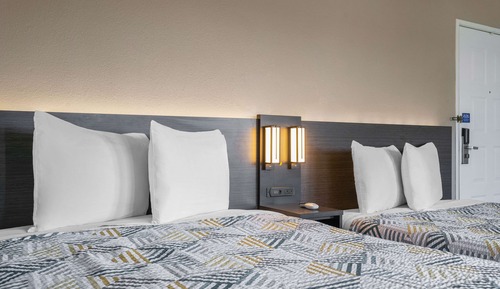 Suite Deluxe, 2 camas de matrimonio, fumadores, frigorífico y microondas