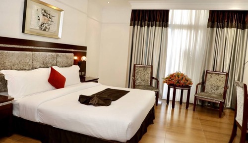 Habitación Deluxe, 1 cama de matrimonio, balcón, vistas a la ciudad