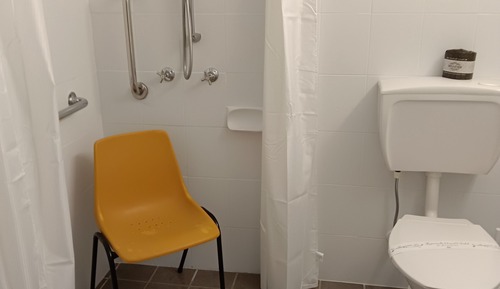 Habitación con 2 camas individuales, accesible para personas con discapacidad