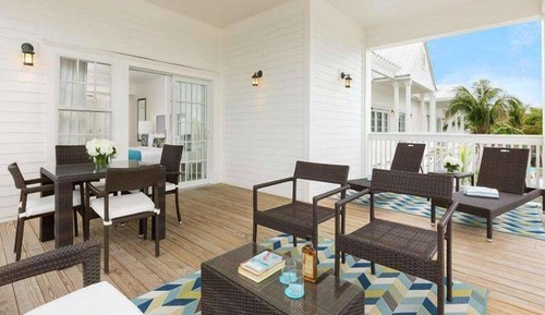 Junior Suite with Harbor View and Terrace