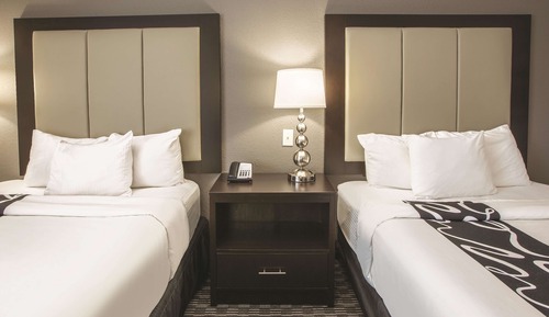 Habitación, 2 camas de matrimonio, accesible para personas con discapacidad (Mobility Accessible)