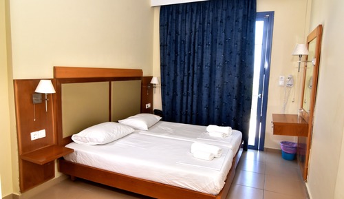 Habitación con 1 cama doble o 2 individuales, vistas al mar