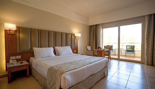 Habitación Club, vistas a la piscina