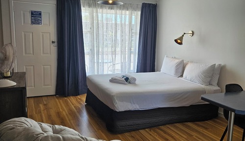 Estudio ejecutivo, Se admiten mascotas (Unit)