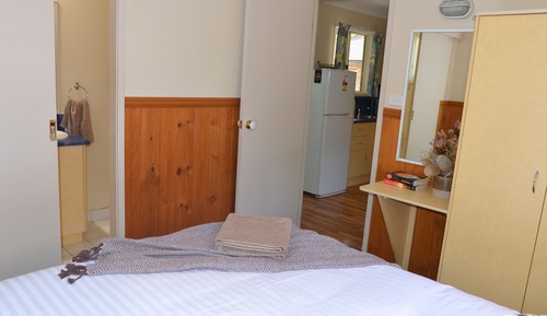 Habitación doble de uso individual (Linen/Towels Supplied)