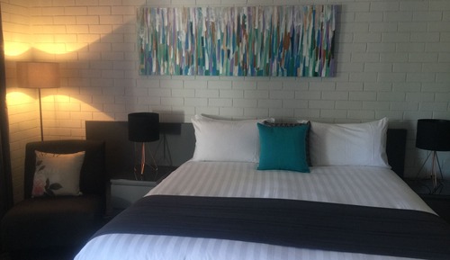 Suite ejecutiva, 1 cama de matrimonio grande, no fumadores, cocina básica