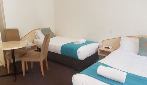 Suite estándar, 1 habitación, no fumadores (Twin Share Room)