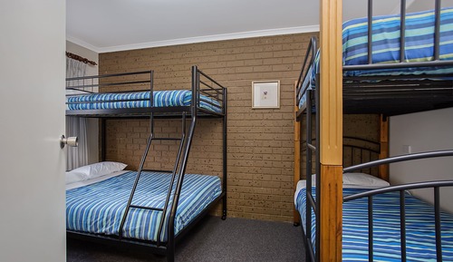 Apartamento Premium, 2 habitaciones, cocina básica (Twin Share Linen Surcharge, Pay at Ht)
