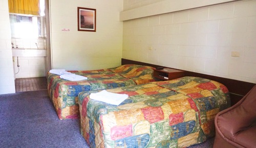 Habitación familiar, no fumadores (1 Queen  & 2 single beds.)