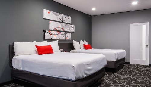 Habitación individual Deluxe, 2 camas de matrimonio, frigorífico y microondas