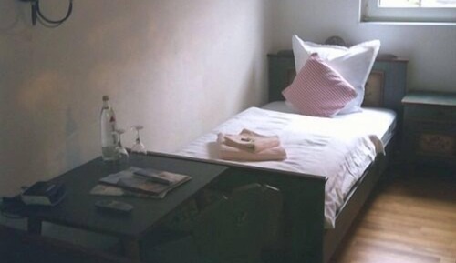 Habitación con 2 camas individuales, baño privado