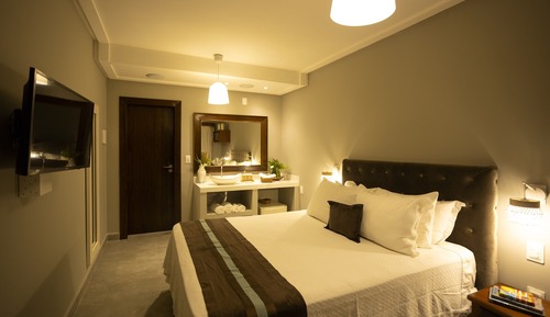 Suite económica, en edificio anexo (Piso Térreo)