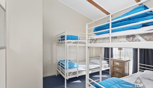 Superior Poolside 2 Bedroom Cabin