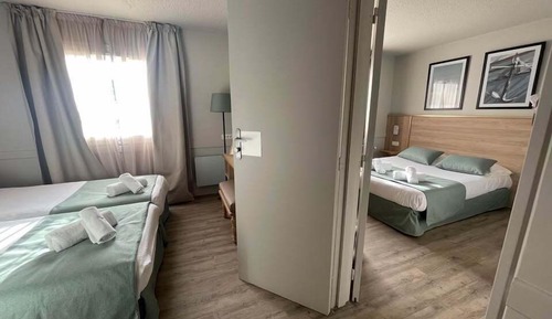 Habitación doble, habitaciones comunicadas