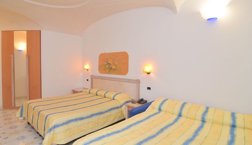 Habitación cuádruple estándar