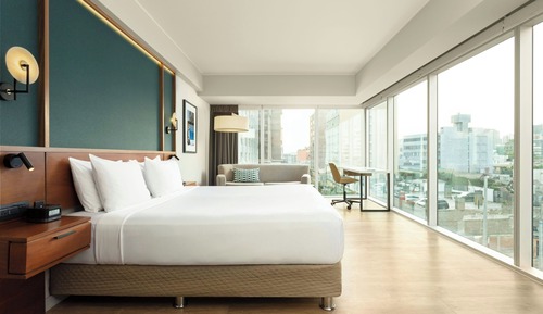 Habitación panorámica, 1 cama de matrimonio grande, no fumadores, vistas a la ciudad (Corner)