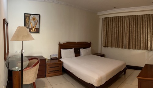 Habitación básica con 1 cama doble o 2 individuales