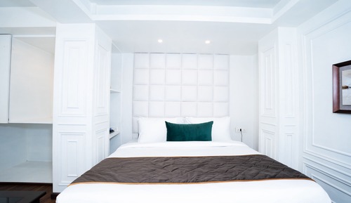 Premium Room with Bathtub