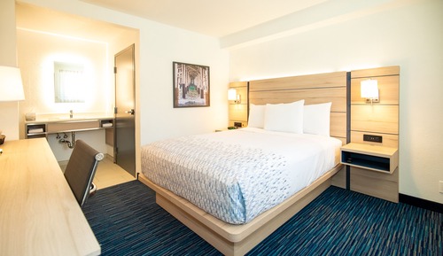 Deluxe Single Queen Best Value