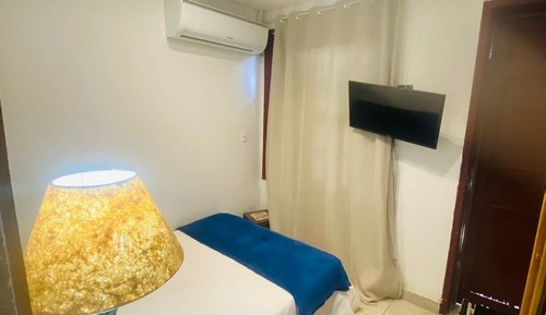 Habitación básica con 1 cama doble o 2 individuales