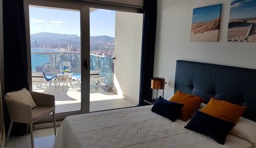 Apartamento panorámico, 2 habitaciones, terraza, vistas al mar