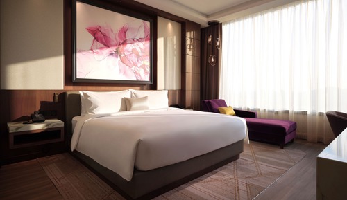 Sun Tower Deluxe King