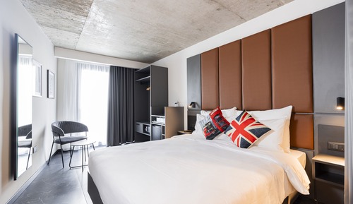 Habitación Confort doble, 1 cama doble, balcón