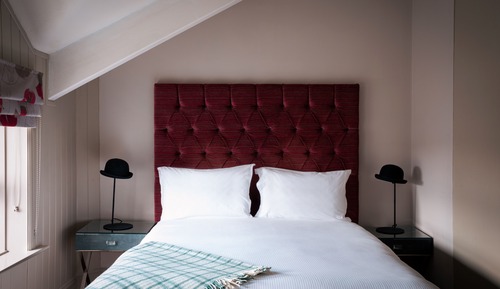Petite Double Room