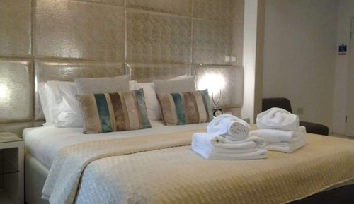 Estudio Deluxe, baño privado (Suede Studio)