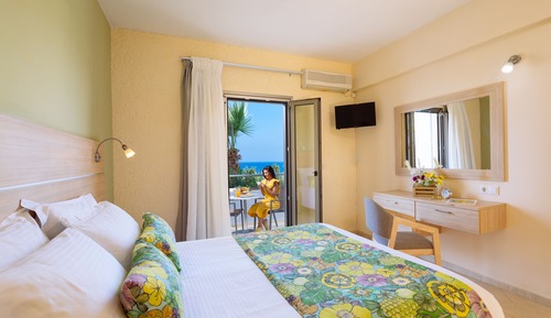 Habitación superior con 1 cama doble o 2 individuales