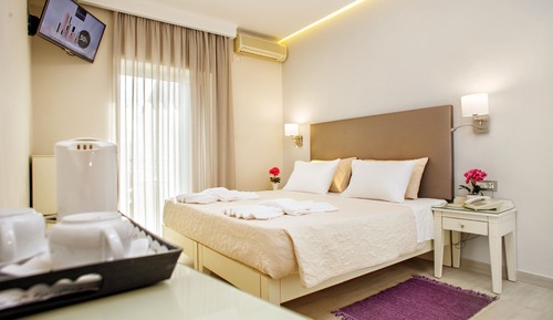 Habitación City con 1 cama doble o 2 individuales, planta baja