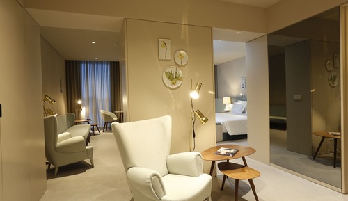 Suite junior (main building)